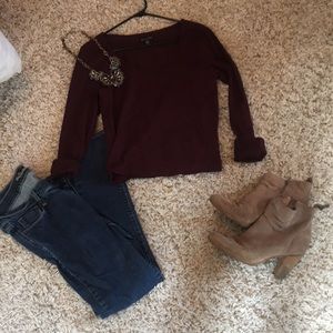 maroon long sleeve crop top.